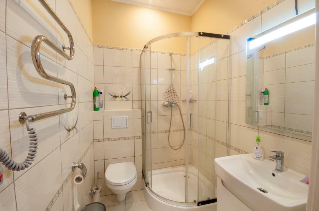 Wonderful Flat On City Center Oujhorod Extérieur photo