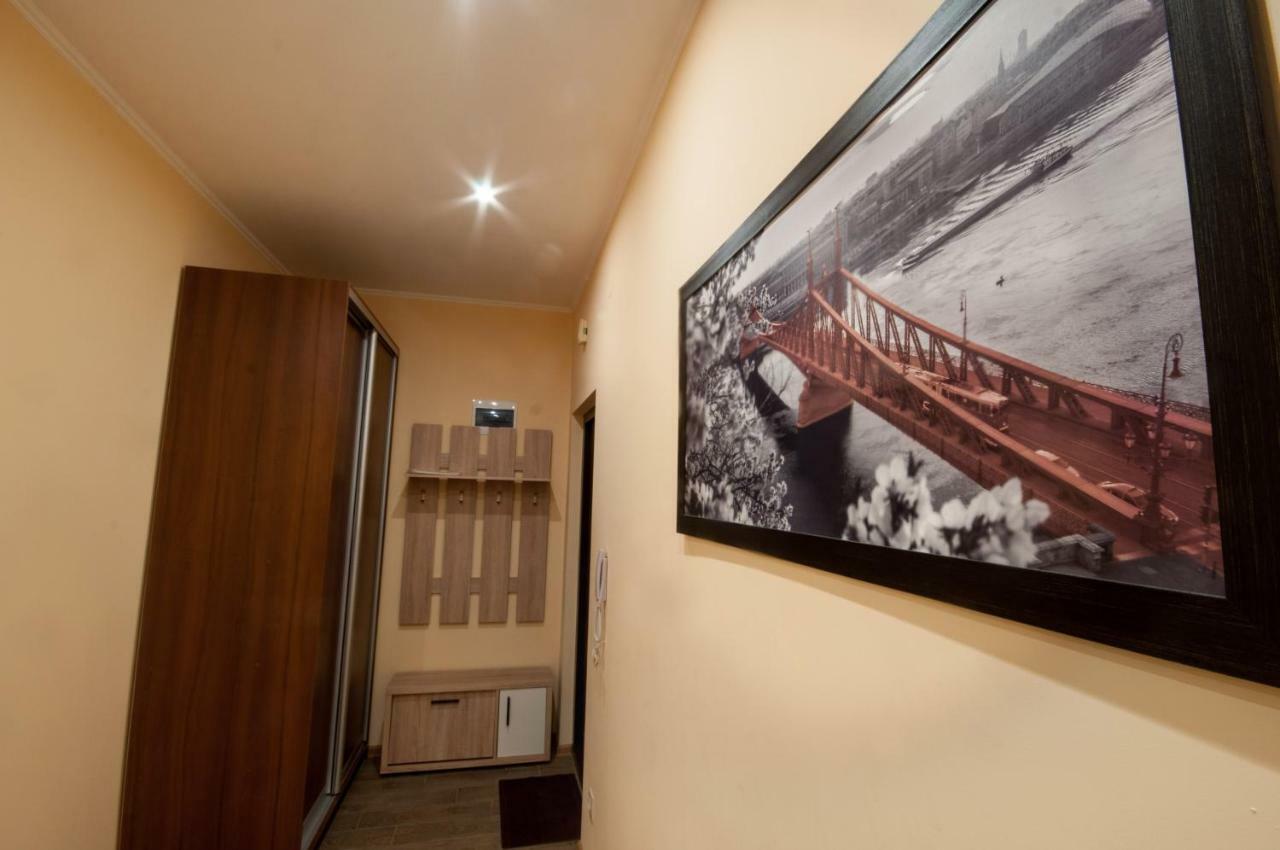 Wonderful Flat On City Center Oujhorod Extérieur photo